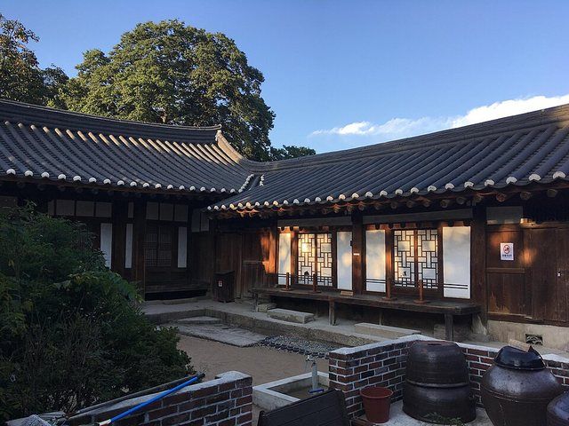 House of the Gyeongju Choe Clan: House of the Gyeongju Choe Clan in the Gyochon Traditional Village.