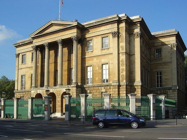 Apsley House, where the story took place