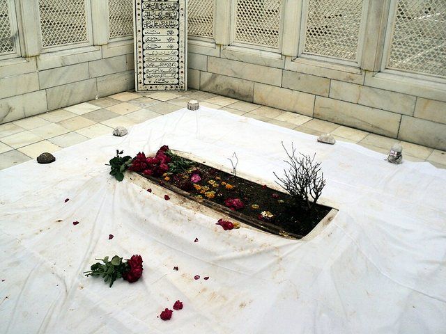 Tomb Aurangzeb: Aurangazeb's tomb in Khuldabad