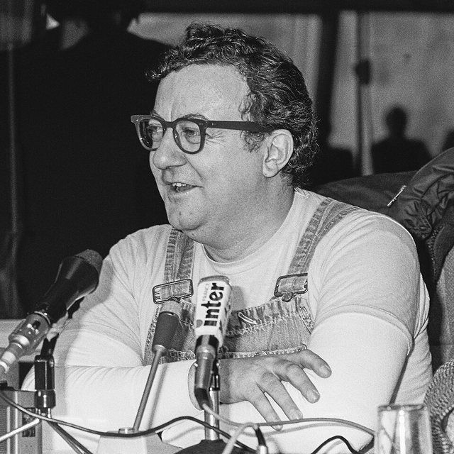 Coluche: Press conference with French humorist Coluche about the Restos du Coeur in Strasbourg on 20 February 1986