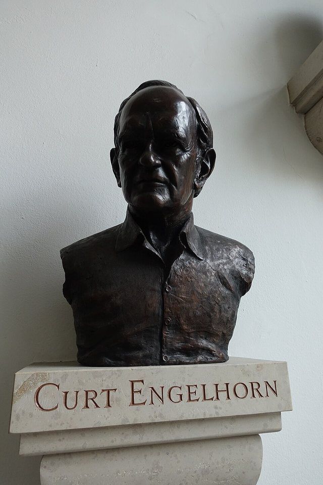 Curt Engelhorn: Bust of Curt Engelhorn in Deutsches Museum
