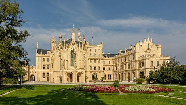 Main front of Lednice Castle 4800 Planar 3: Main front of Lednice Castle