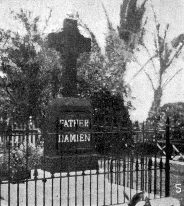 Father Damien's grave in 1907: Father Damien's grave in 1907, during Jack London's visit to Kalaupapa.