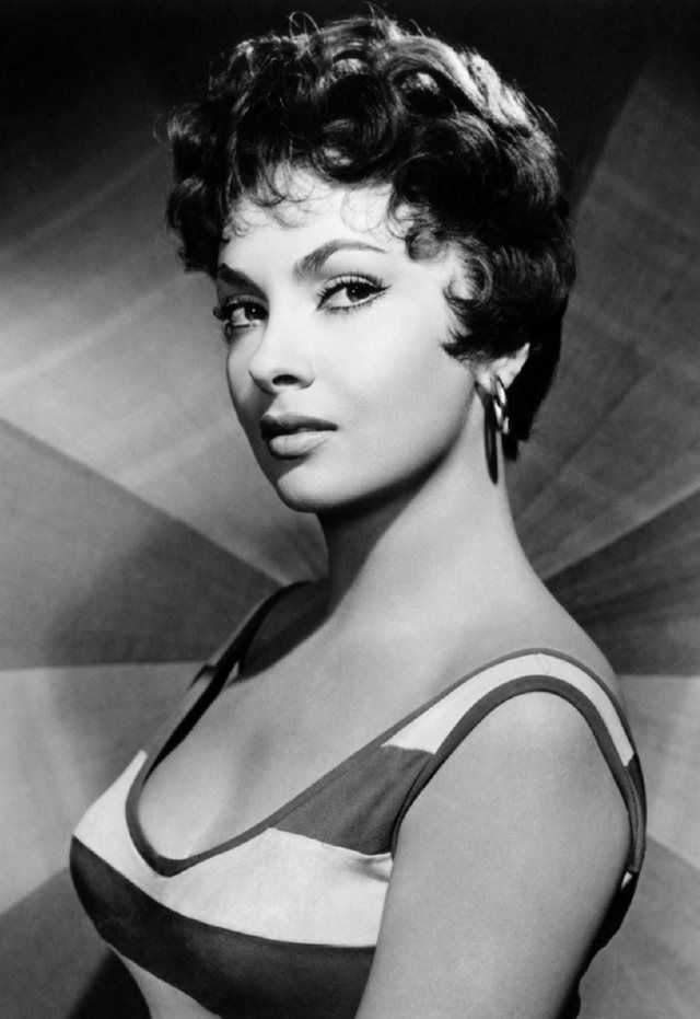 Gina Lollobrigida: Gina Lollobrigida - Publicity still (1956)