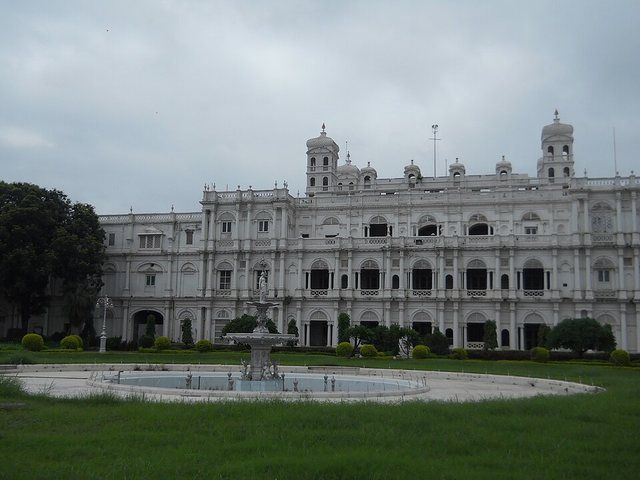 Jai Vilas Palace ( Scindia Palace): Jai Vilas Palace, the current residence of the royal Maratha family 'Scindia', is an Italianate structure combining the Tuscan and Corinthian ar