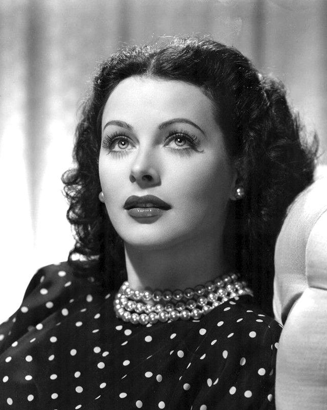 Hedy Lamarr: Hedy Lamarr publicity photo for the film The Heavenly Body, 1944