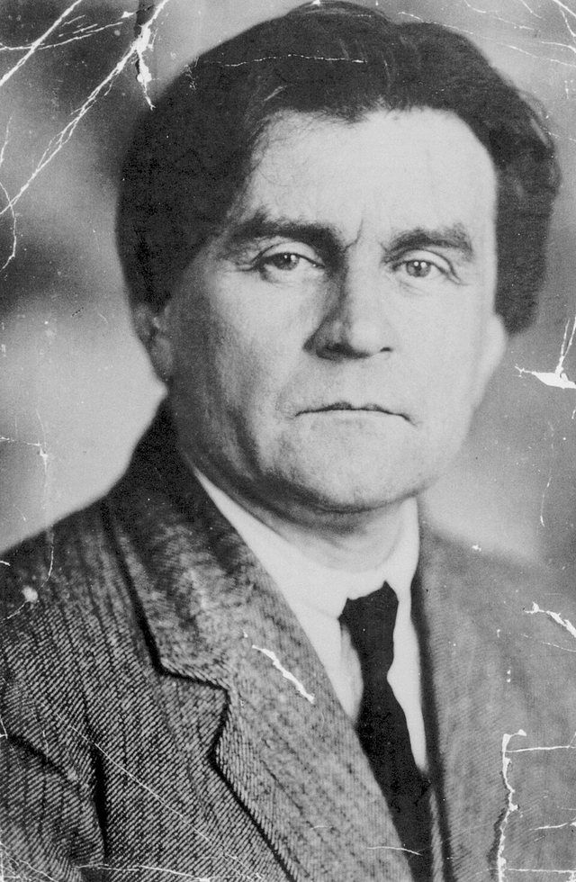 Kazimir Malevich: Casimir Malevich photo