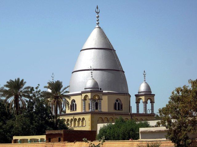 Tomb of The Mahdi (8626640228): The Mahdi, a Sudanese religious and military leader who defeated the English in 1885, is buried in this tomb at Omdurman. The British blew up the or