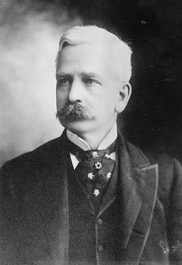 Marshall Field: Marshall Field circa 1915 (cropped)