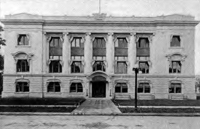 Oregon Supreme Court Building circa 1922: Oregon Supreme Court Building in Salem. From: Carey, Charles Henry. (1922). History of Oregon. Pioneer Historical Publishing Co.