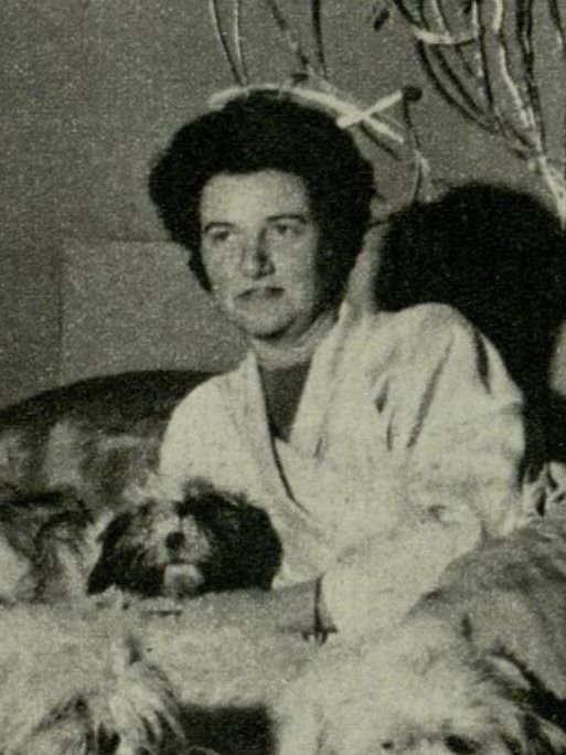 Peggy Guggenheim: Peggy Guggenheim, Lo Specchio (1958) (cropped)