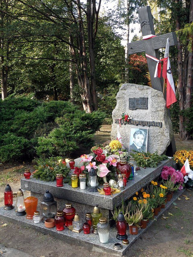 Ryszard Kukliński - Cmentarz Wojskowy na Powązkach (8): Warszawa, Powązki Wojskowe