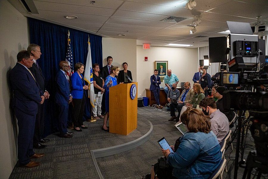 Press conference on litigations against Purdue Pharma (E5zaHzGXEAEaucB)