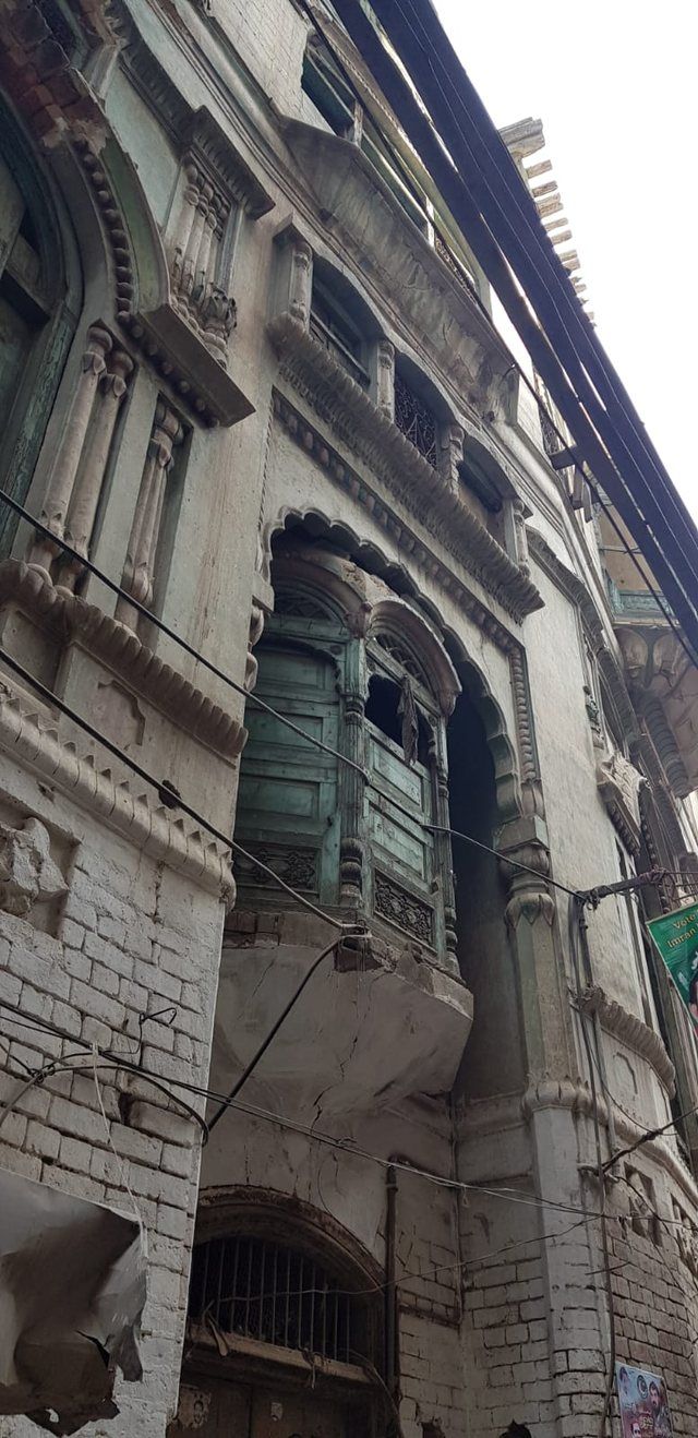 Kapoor Family House: This is a photo of a monument in Pakistan identified as the
