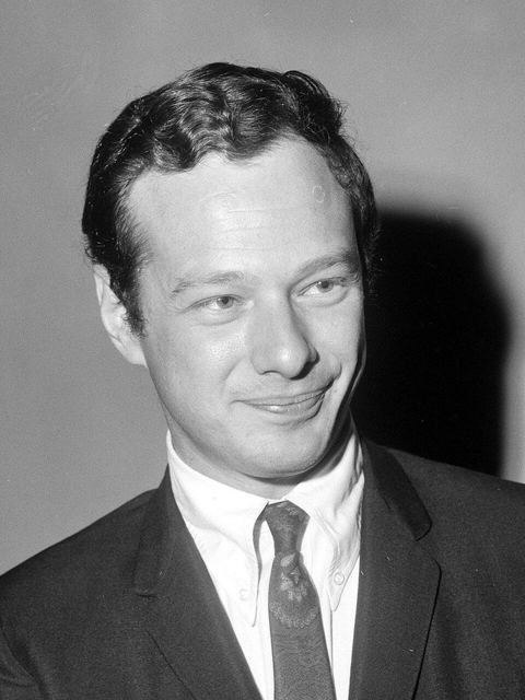 Brian Epstein: Collectie / Archief : Fotocollectie Anefo Reportage / Serie : [ onbekend ] Beschrijving : Aankomst Brian Epstein (manager Beatles) op Schiphol (Grand Gala du Disque 