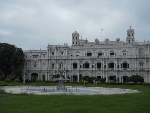 Jai Vilas Palace ( Scindia Palace): Jai Vilas Palace, the current residence of the royal Maratha family 'Scindia', is an Italianate structure combining the Tuscan and Corinthian ar