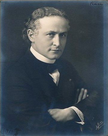 Harry Houdini: Harry Houdini