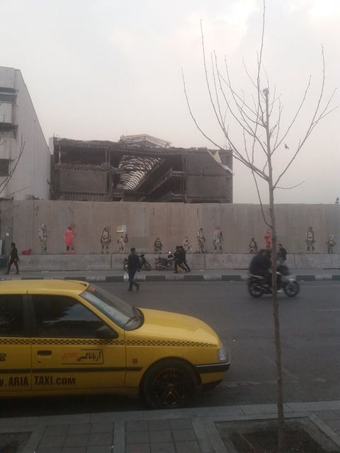 Remains of the Plasco Building: نمایی از بقایای ساختمان پلاسکو، بهمن ۱۳۹۶
