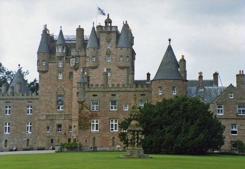 Glamis Castle - geograph.org.uk - 637303: Glamis Castle