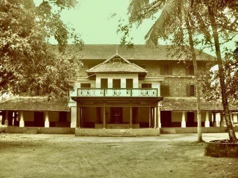 Varikkassery maa: Varikkassery mana Varikkasseri Mana (Malayalam: വരിക്കാശേരി മന), alternatively known as Varikkumanchery Mana, is one of the oldest traditional aristocratic Namboo