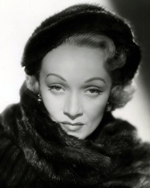 Marlene Dietrich: Marlene Dietrich in No Highway (1951) (Cropped)