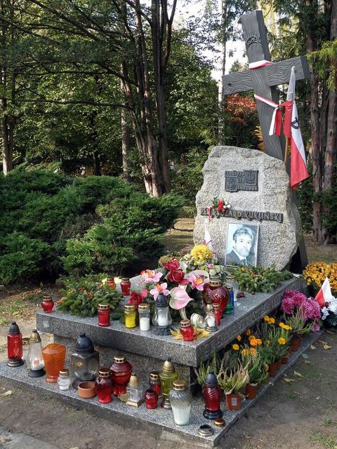 Ryszard Kukliński - Cmentarz Wojskowy na Powązkach (8): Warszawa, Powązki Wojskowe