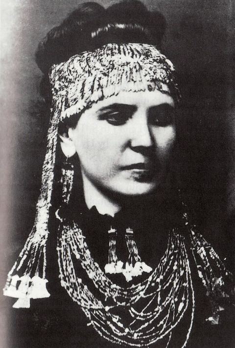 Sophia Schliemann wearing Treasure A, Troy: Heinrich Schliemann's wife, Sophia, wearing gold jewelry from Treasure A, ca 1873
