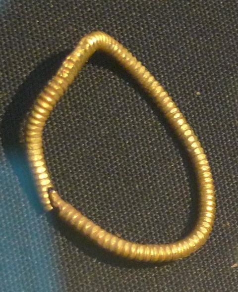 Chain (Staffordshire Hoard): A chain from the Staffordshire Hoard.