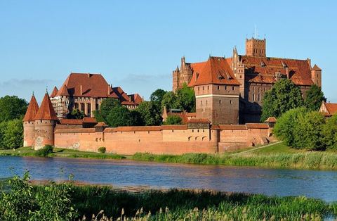 Panorama of Malbork Castle, part 4: Picture taken in Malbork after Wikimania 2010 conference. Panorama of Malbork Castle, Żuławy region, Poland.
