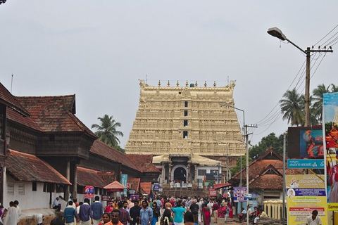 Padmanabhaswamy Temple Gopuram: Padmanabhaswamy Temple Gopuram, Thiruvananthapuram, Kerala, India