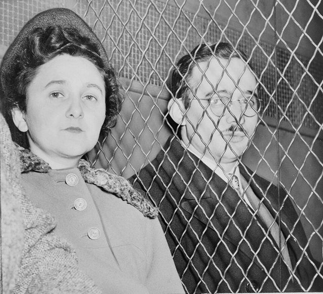 Julius and Ethel Rosenberg NYWTS: Julius and Ethel Rosenberg, separated by heavy wire screen as they leave U.S. Court House after being found guilty by jury.