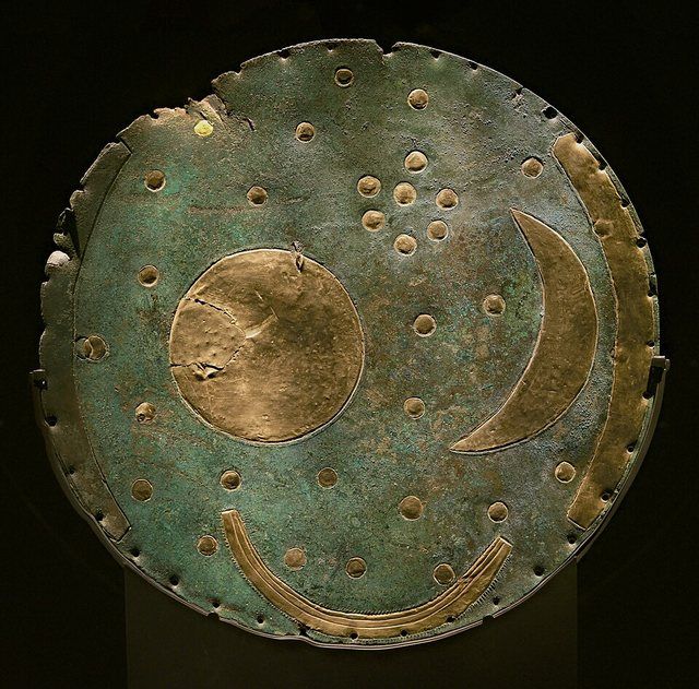 Himmelsscheibe von Nebra - Landesmuseum für Vorgeschichte in Halle - HD: Nebra Sky Disc - State Museum of Prehistory in Halle